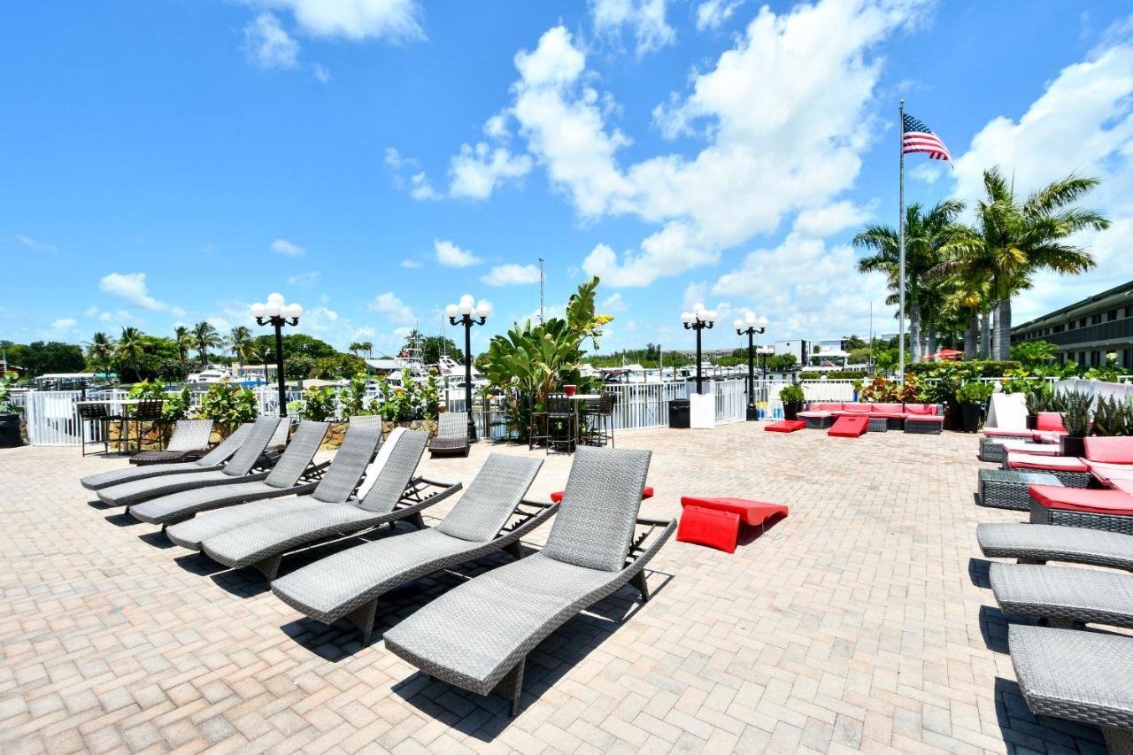 Remodeled, Huge Pool, Tiki Bar & Grill, Quiet Room Sarasota Exteriér fotografie