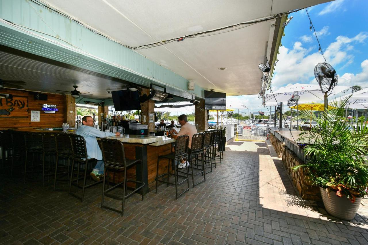 Remodeled, Huge Pool, Tiki Bar & Grill, Quiet Room Sarasota Exteriér fotografie